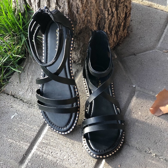 BAMBOO Shoes - Black Strappy Flat Sandals